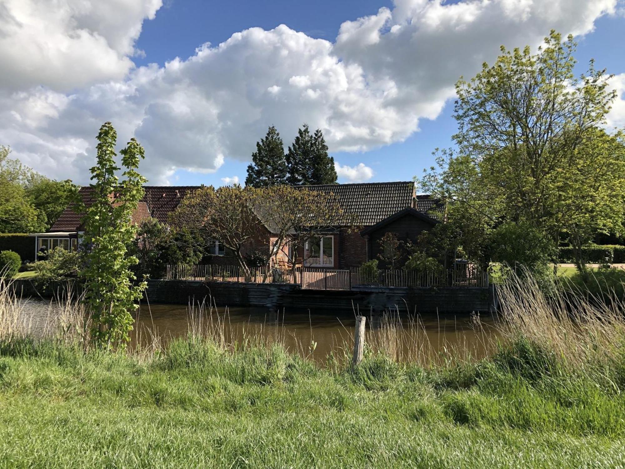 Haus "Am Kanal" Villa Krummhörn Exterior foto